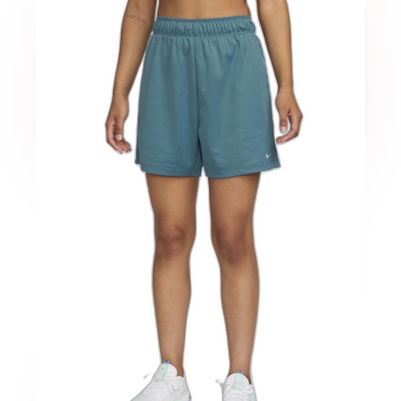 NWT - Nike Women’s Dri-Fit Training Short - Size XL - Picture 2 of 11